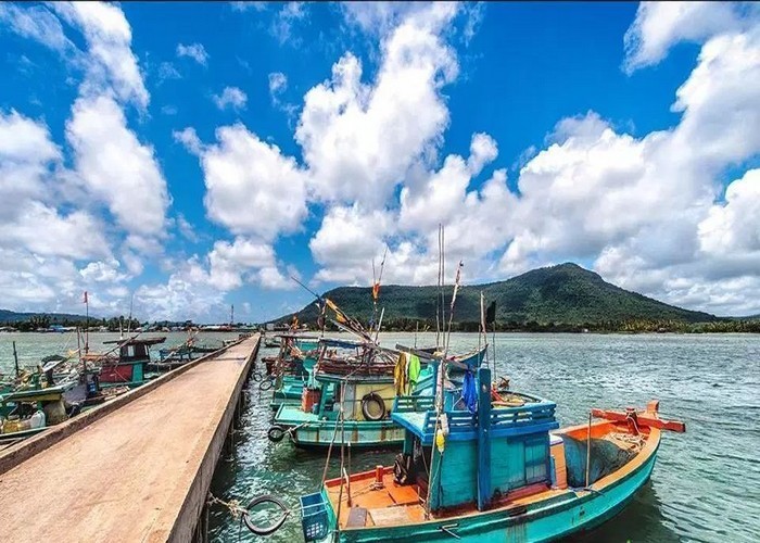 Làng chài Hàm Ninh